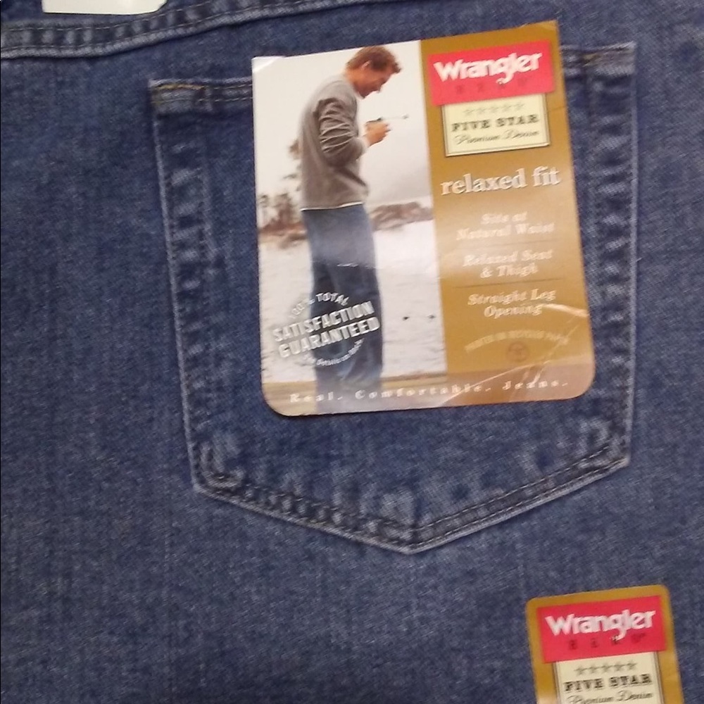Wrangler Relaxed Fit Men’s Jeans